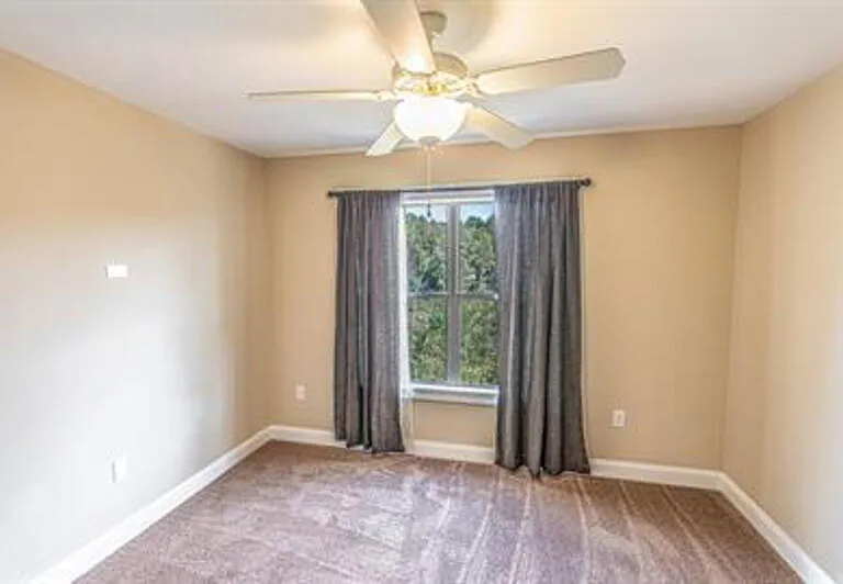 90 Cypress Cir — Photo 2