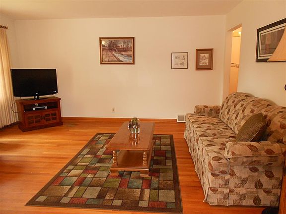 4th image of 3336 Constance Dr