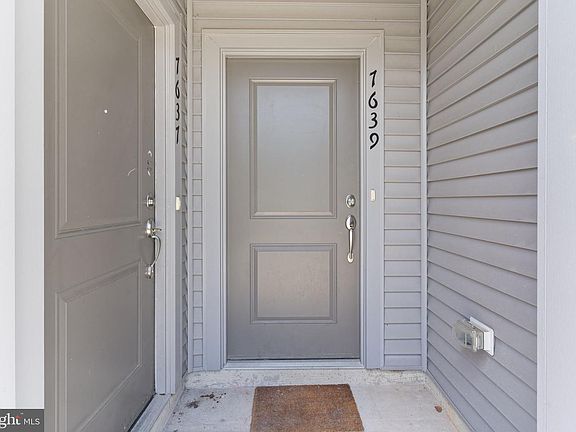 3rd image of 7639 Stemhart Ln