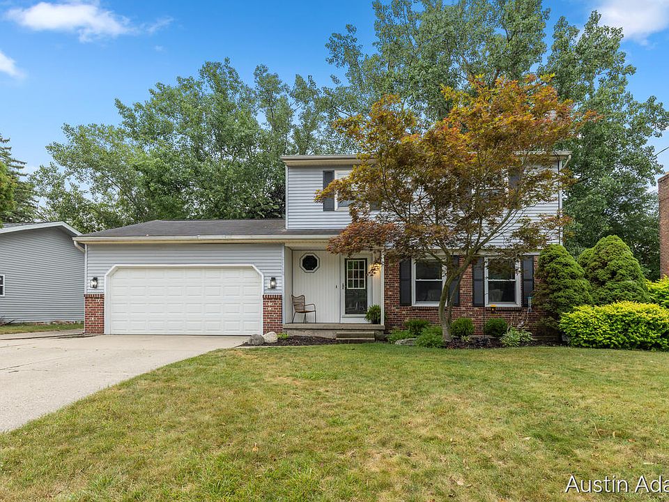1st image of 2110 Fawnwood Dr SE