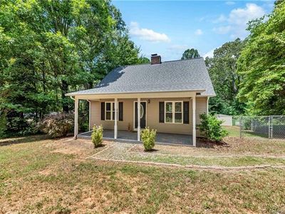 403 Rutledge Rd, Mount Holly, NC, 28120