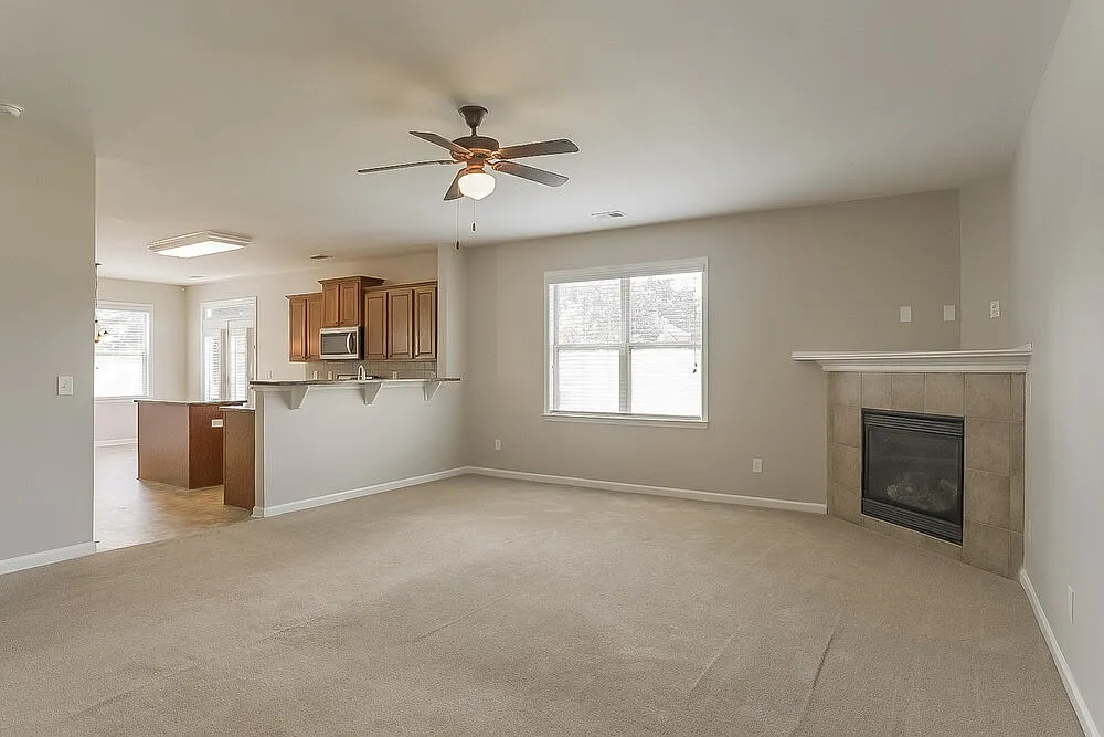 4 bed, 2.5 bath, 3122 sqft, $2,985 — Photo 4