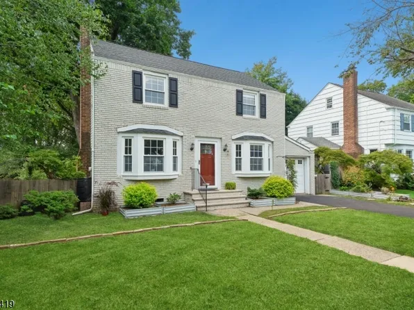 26 Brookdale Rd, Bloomfield Twp., NJ 07003