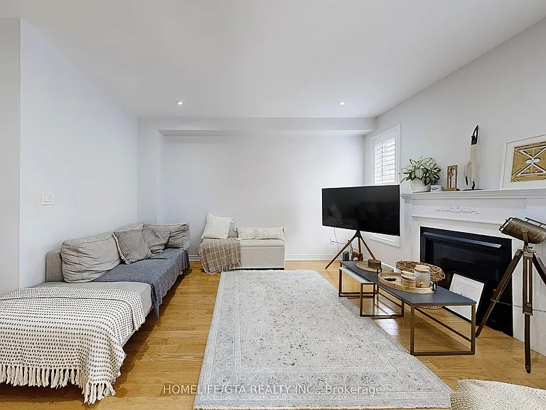 32 Scott Brown St — Photo 5