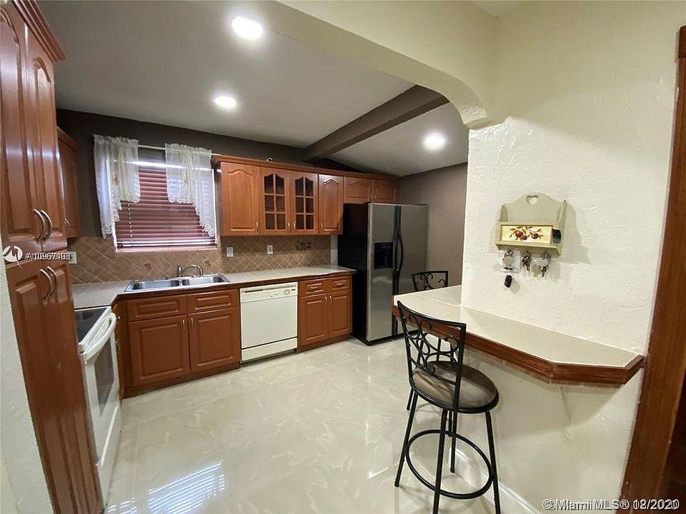 2nd image of 2231 Acapulco Dr #0