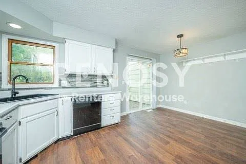 Lovely 2 bedroom Townhome for Rent — Photo 4
