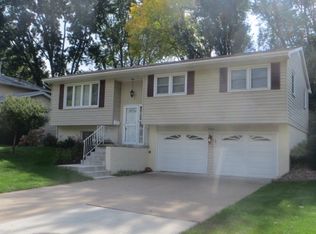 466 31st Ave, East Moline, IL 61244