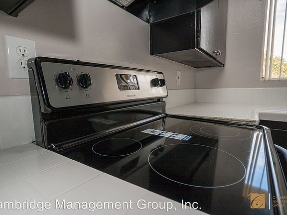 2nd image of 1539 Grand Ave APT 06