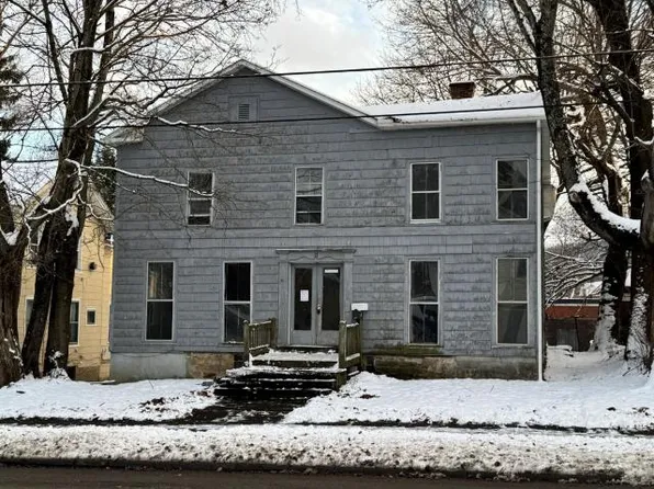 17 W 3rd Ave #1, Warren, PA 16365