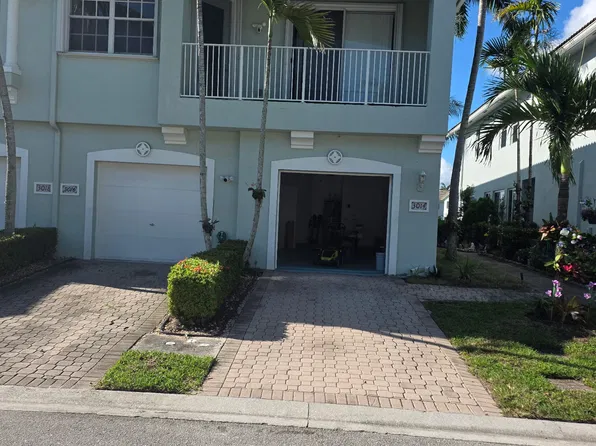3014 Laurel Ridge Cir, West Palm Beach, FL