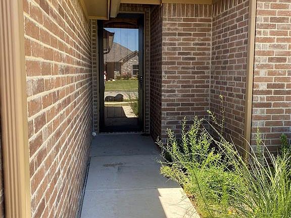 3rd image of 516 Landry Ct