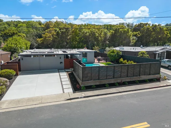 613 Appleberry Drive, San Rafael, CA 94903