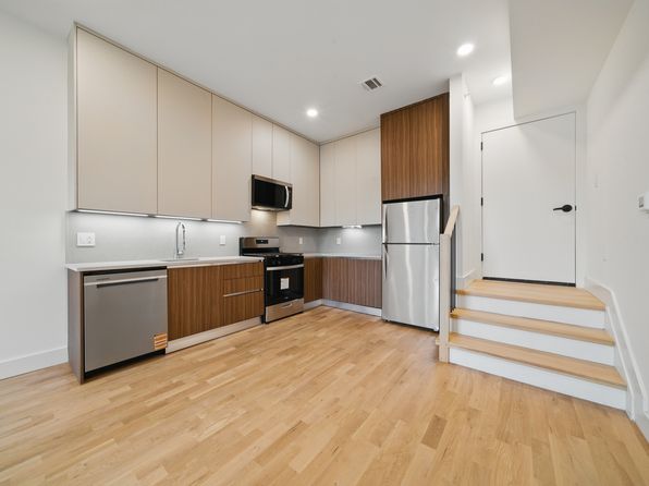 6 W Railroad Ave #4