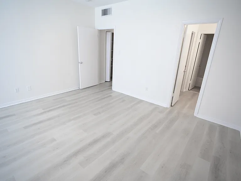 4403 Bellaire Dr S #222 — Photo 17