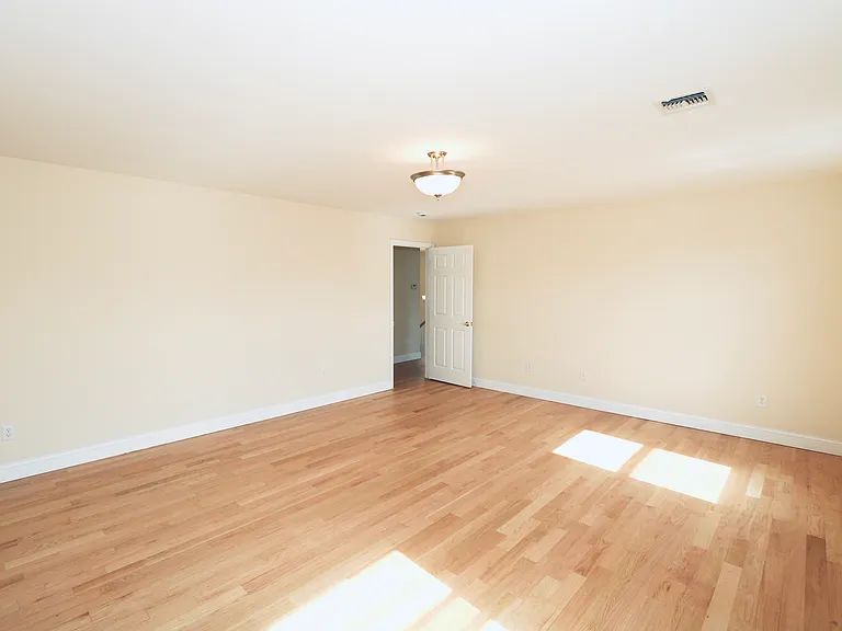 23 Main Ave #2 — Photo 5