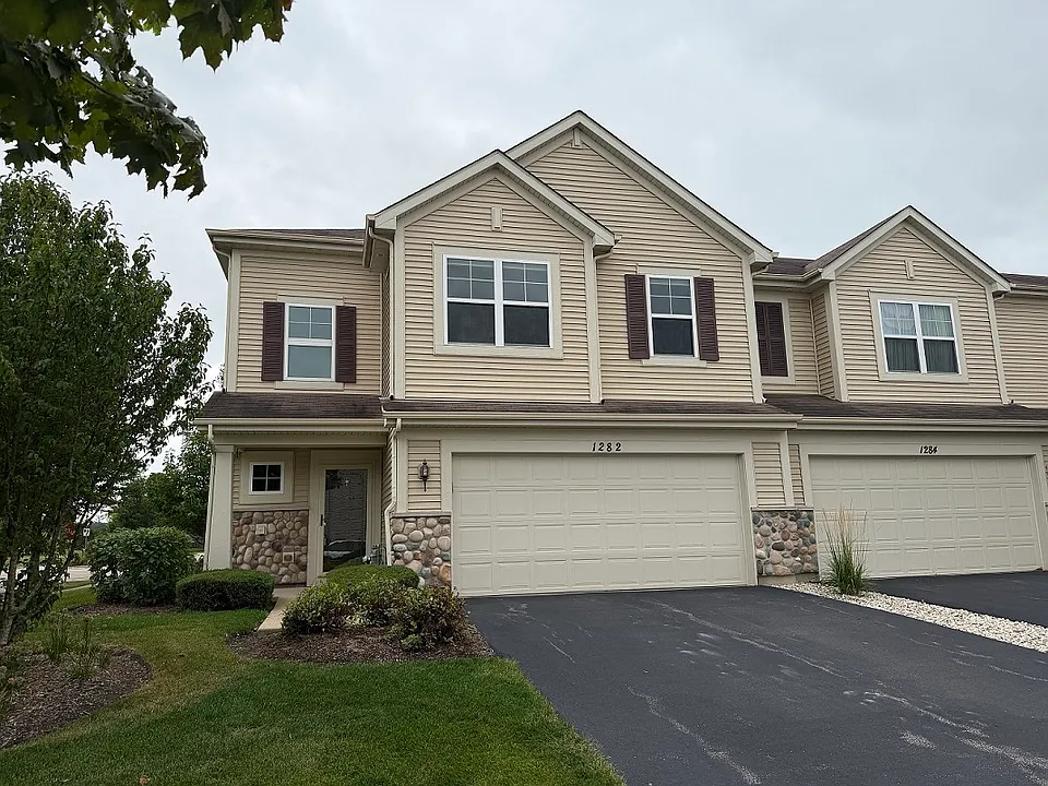 1282 Newport Cir