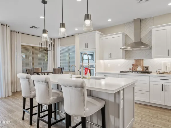 2953 S Sailors Way, Gilbert, AZ 85295