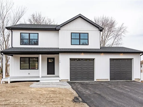 74 Woodside St, Cranston, RI 02920