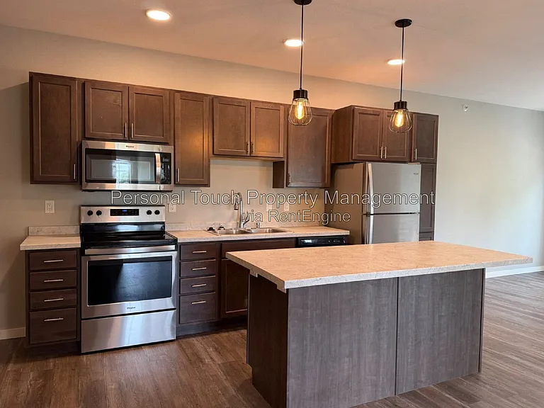 600 8th St S #302 — Photo 4