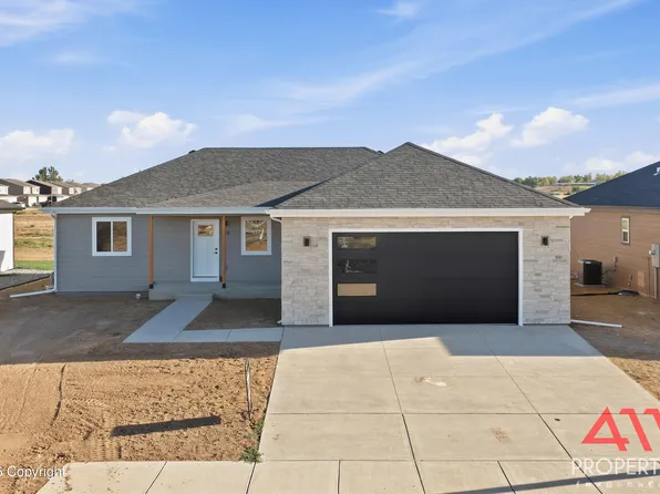 174 Royal Cir, Gillette, WY 82718