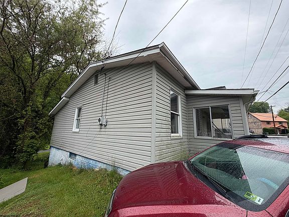 4th image of 504 E Brockway Ave