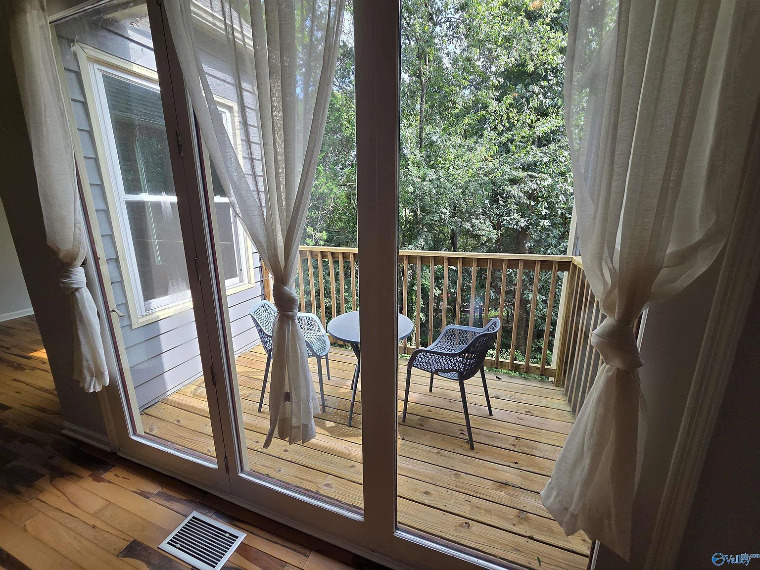 2 bed, 2.5 bath, 1561 sqft, $1,700 — Photo 3