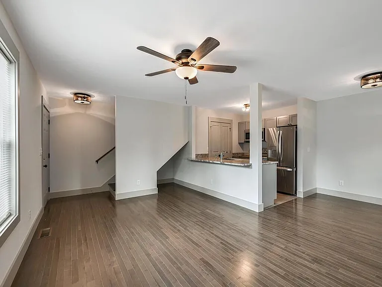 11 Fernwood Ave #2 — Photo 6