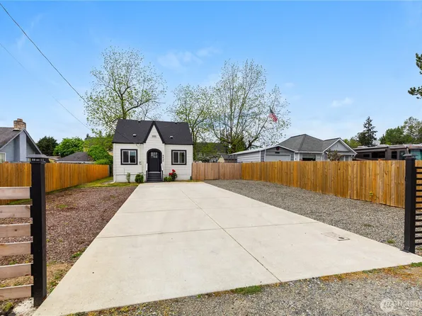 9402 Portland Avenue E, Tacoma, WA 98445