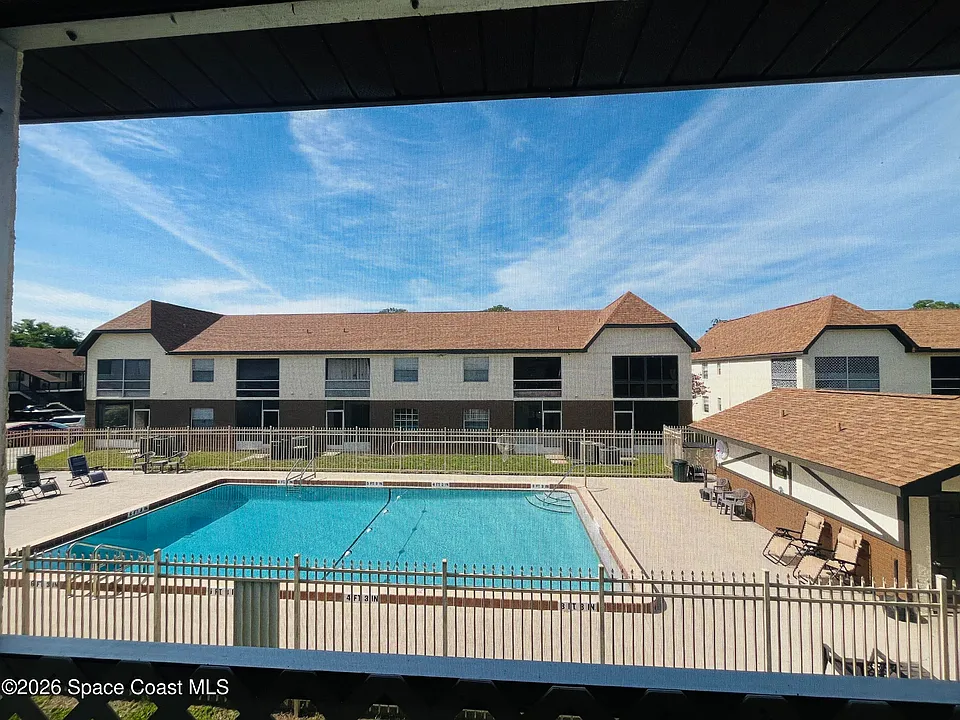 2963 Sir Hamilton Cir #8