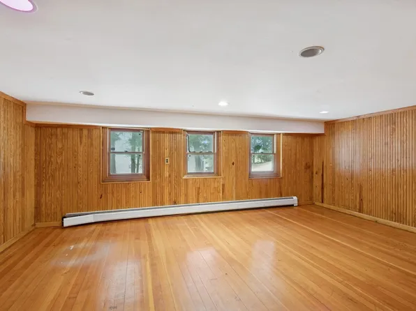 1197 Todt Hill Road image 8 of 8