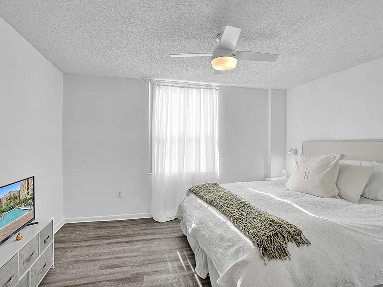 520 SE 5th Ave #2211 — Photo 13