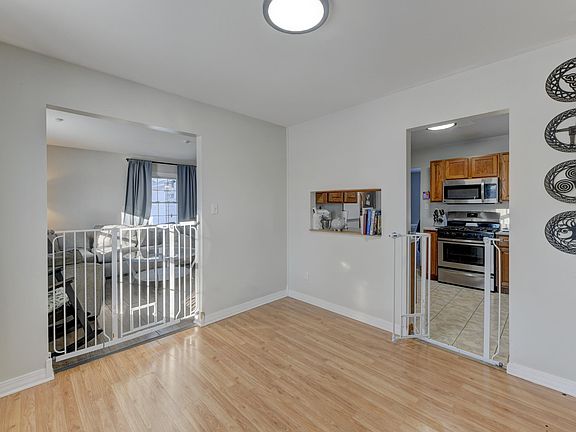 5th image of 1130 W 72nd Ct