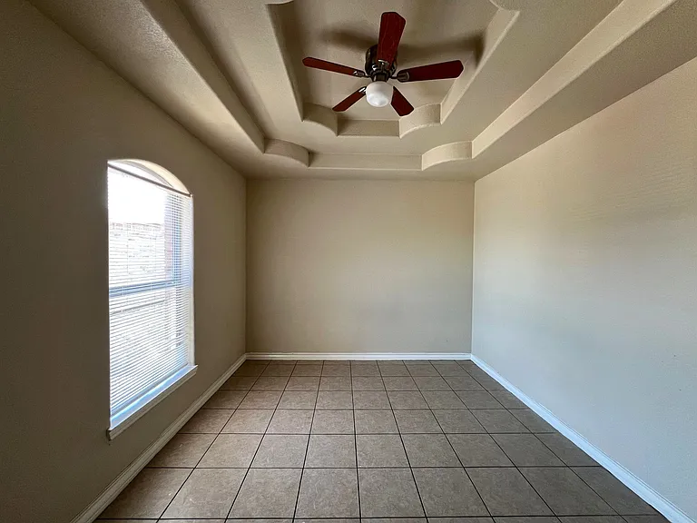 3008 E Stewart St — Photo 10