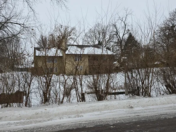 132 Parkwood Pl, Fairmont, MN 56031