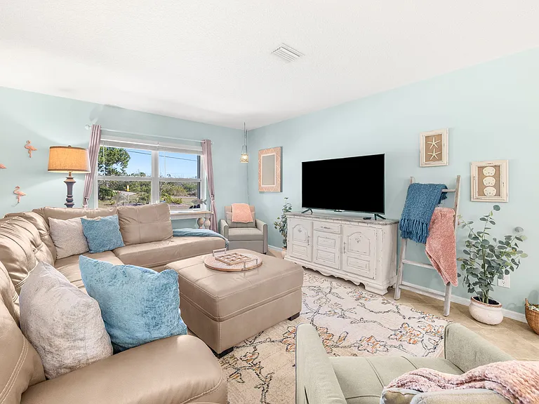 209 Alerto St — Photo 86