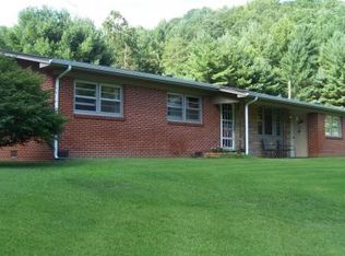 133 Forge Creek Cir, Mountain City, TN 37683