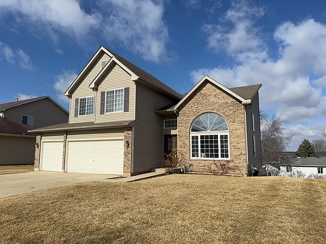3 bed, 2.5 bath, 2109 sqft, $2,895 — Photo 2