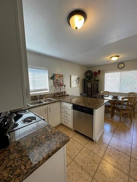2 bed, 1100 sqft, $2,850 — Photo 2
