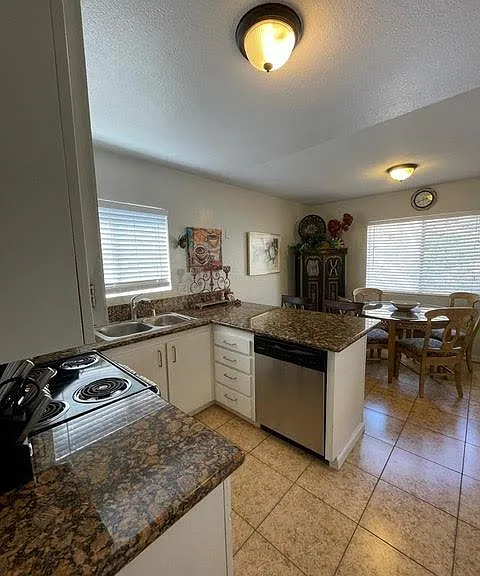 Kitchen dining room