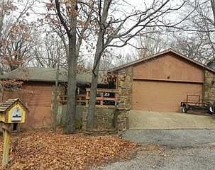 1st image of 21 Pembroke Ln