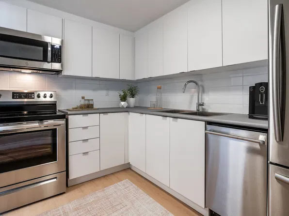 Wilson Manor, 1265 Wilson Ave, Toronto, ON M3M 1J9