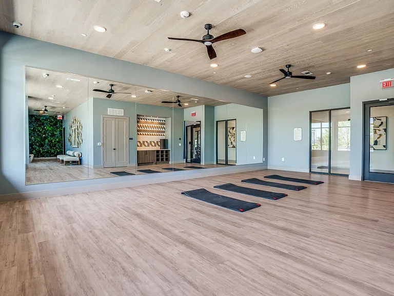 10450 Whistlestop Ln — Photo 25