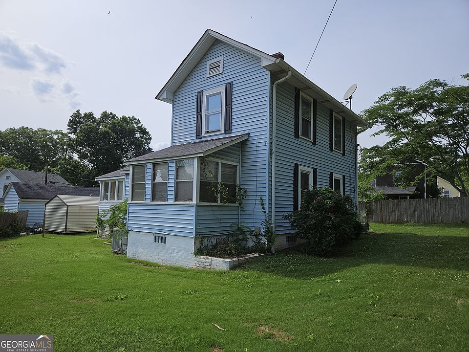 1st image of 124 Avenue D SE