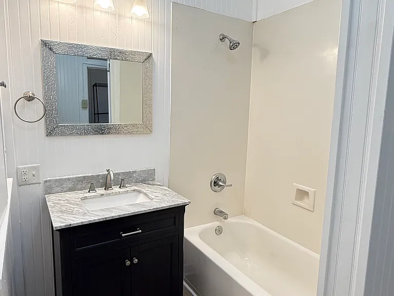 1133 Fern St #A — Photo 6