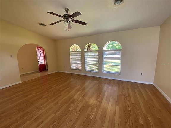 3rd image of 3985 Lundale Ave