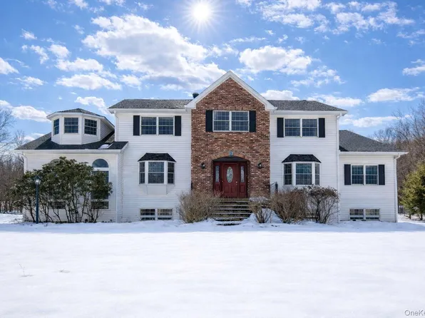 3 Danielle Court, Montebello, NY 10901