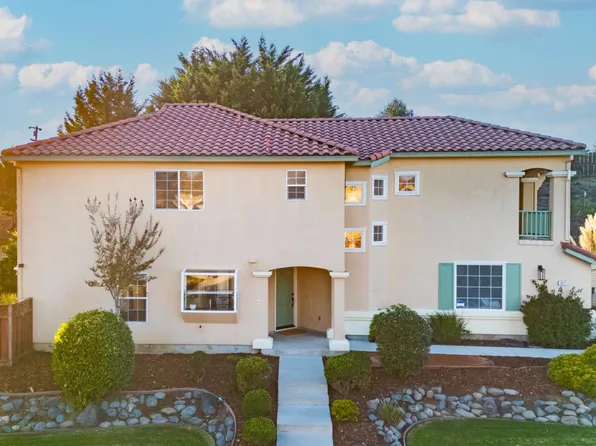 1677 Stony Brook Dr, Salinas, CA 93906