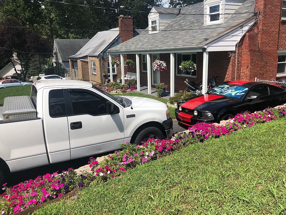 2nd image of 155 Ivanhoe Ave