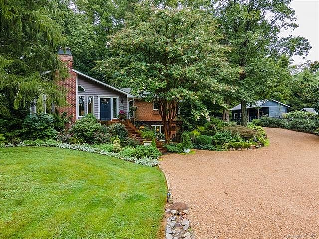 1st image of 325 Woodland Meadows Dr