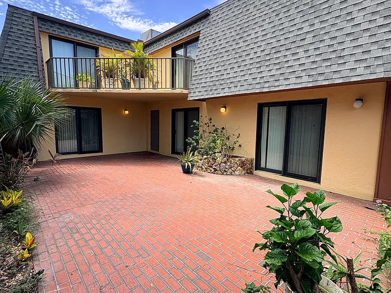 18 Cedar Dunes Dr — Photo 2